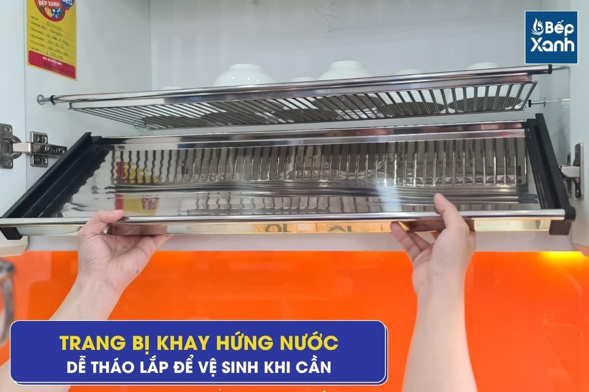 Tháo lắp khay hứng nước dễ dàng